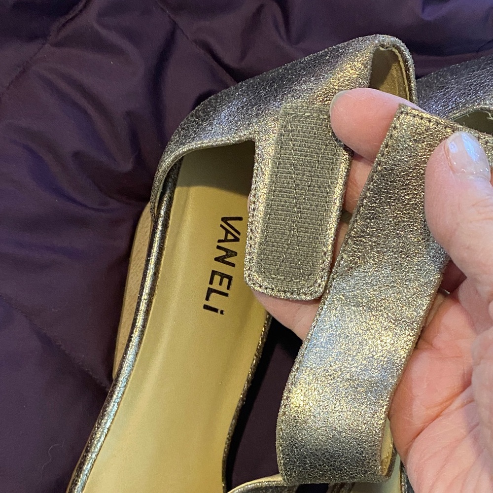 Vaneli Metallic Sandals with Wooden Heel - Picture 8 of 8